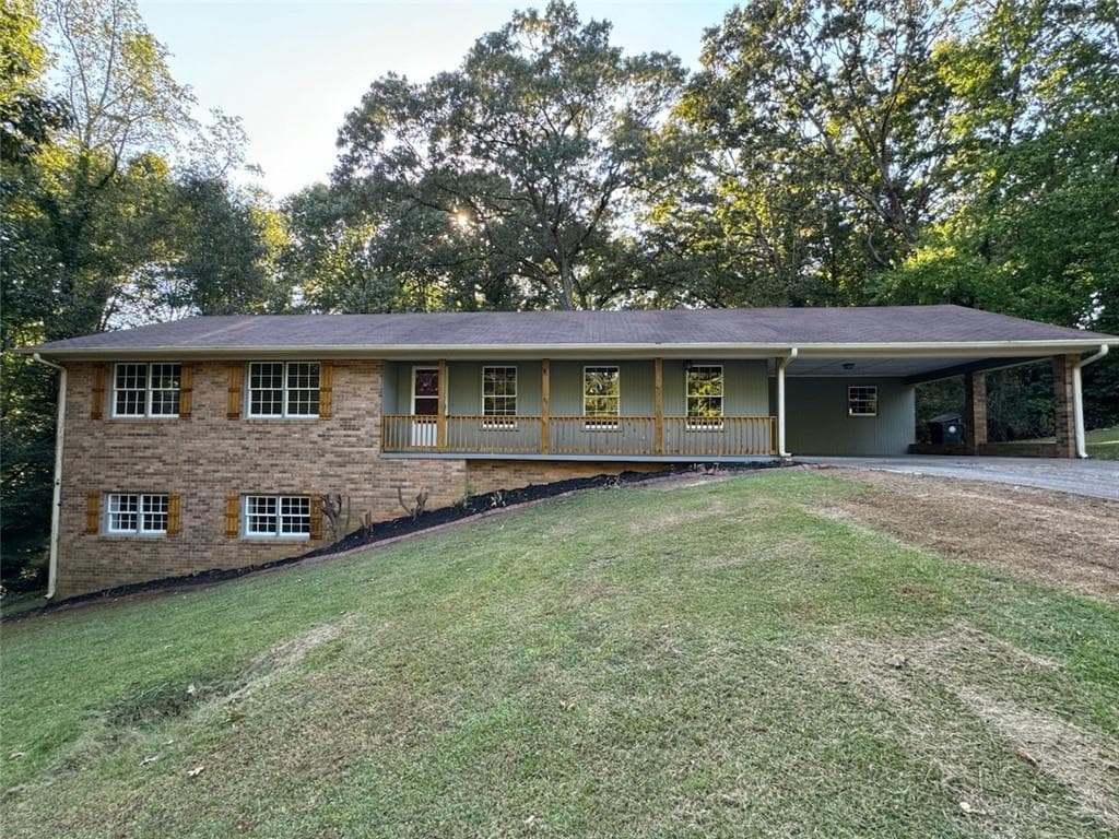 4 bedroom, 2 bathroom single family residence sold at 1045 Lakeshore Drive, Gainesville, GA 30501