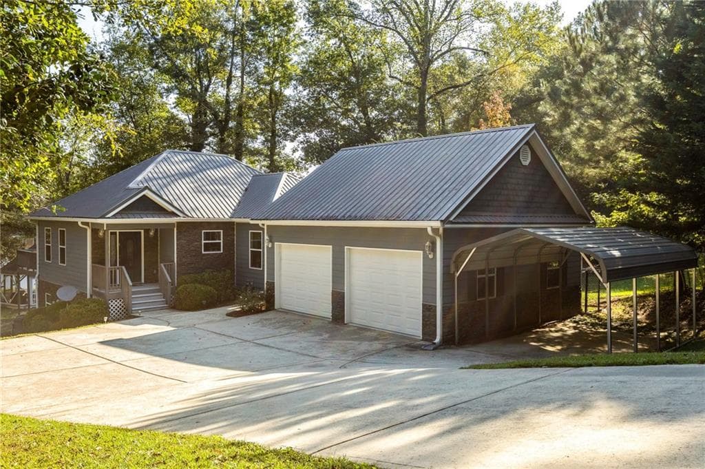 3 bedroom, 3 bathroom single family residence sold at 127 Dogwood Circle, Jackson, GA 30233