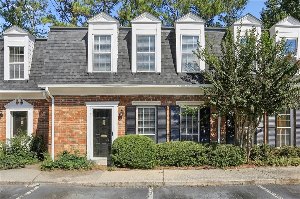 2 bedroom, 3 bathroom, 1,320 sq ft condominium sold at 11 Independence Place, Atlanta, GA 30318
