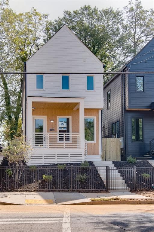3 bedroom, 3 bathroom, 1,484 sq ft single family residence sold at 986 McDaniel Street, Atlanta, GA 30310