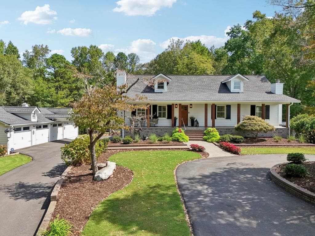 5 bedroom, 4 bathroom, 4,500 sq ft single family residence sold at 1828 Thomas Road, Canton, GA 30115