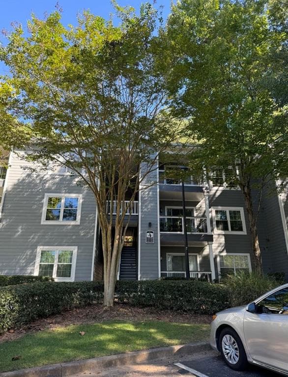 3 bedroom, 2 bathroom, 1,260 sq ft condominium sold at 4308 Santa Fe Parkway, Atlanta, GA 30350