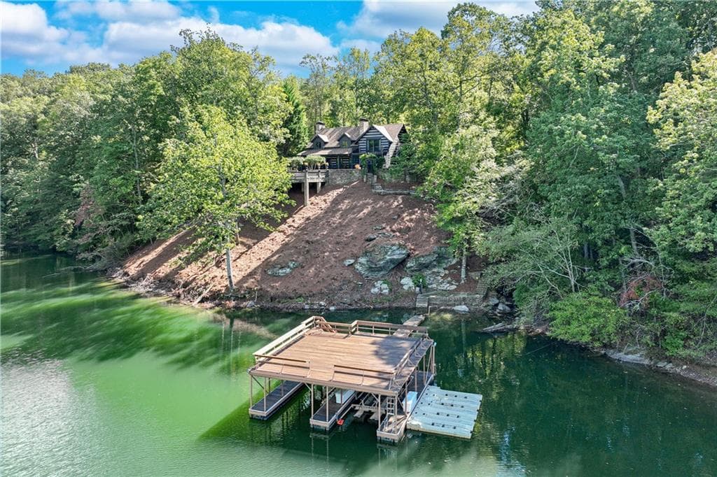 6 bedroom, 7 bathroom, 6,968 sq ft single family residence for sale at 3464 Carolyn Street, Gainesville, GA 30504 — photo 2