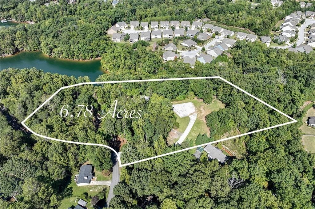 6 bedroom, 7 bathroom, 6,968 sq ft single family residence for sale at 3464 Carolyn Street, Gainesville, GA 30504 — photo 9