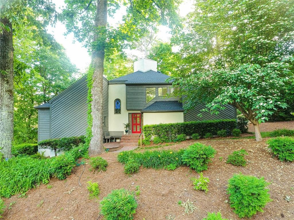3939 Dunbarton Way, Roswell, GA 30075 — most recent listing photo