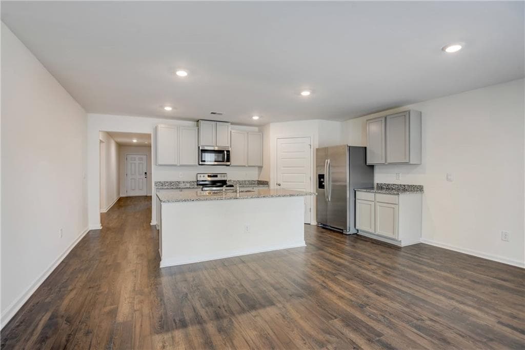 3 bedroom, 3 bathroom, 1,634 sq ft single family residence for rent at 257 Bur Oak Bend Cabral, Newnan, GA 30265 for $2,424 a month — photo 5