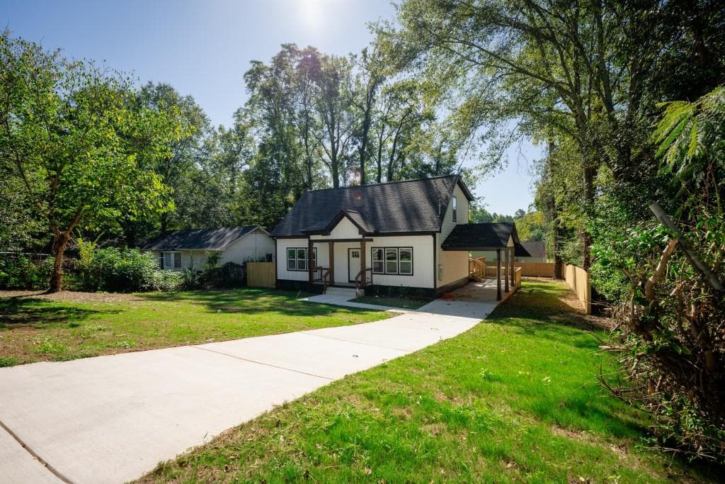 4 bedroom, 3 bathroom single family residence sold at 3443 Longleaf Drive, Decatur, GA 30032