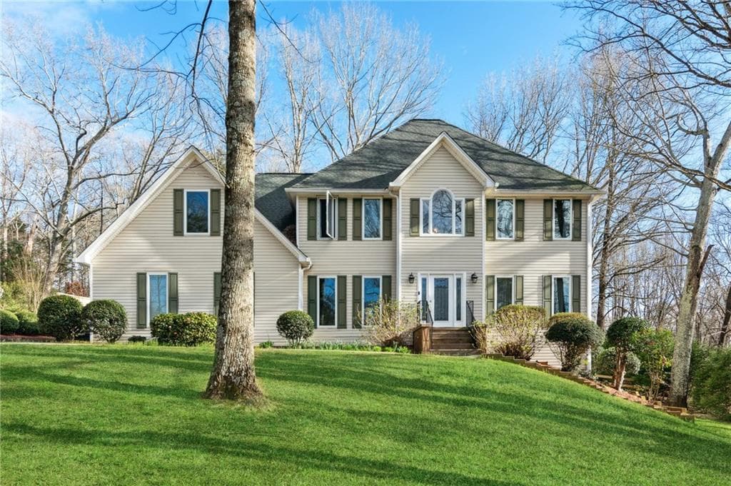 4 bedroom, 4 bathroom single family residence sold at 4502 Holly Forest Drive, Gainesville, GA 30507