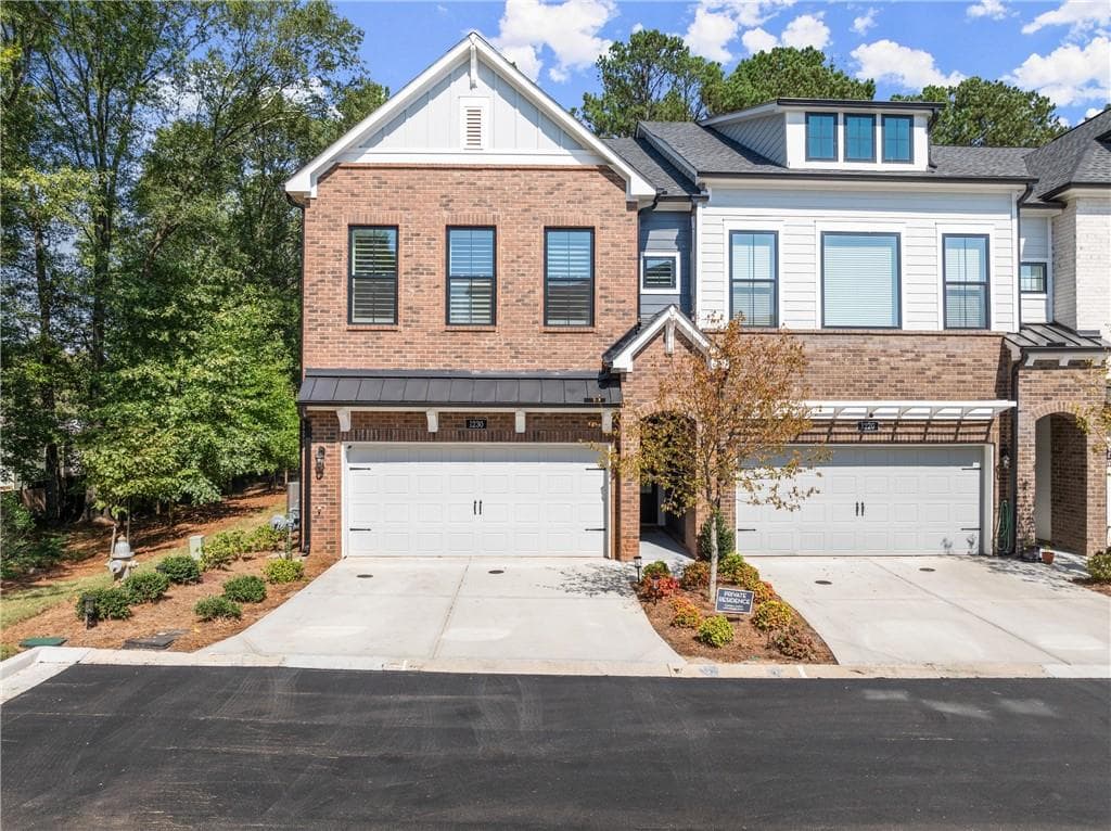 3 bedroom, 4 bathroom townhouse sold at 1230 Harper Drive, Alpharetta, GA 30076