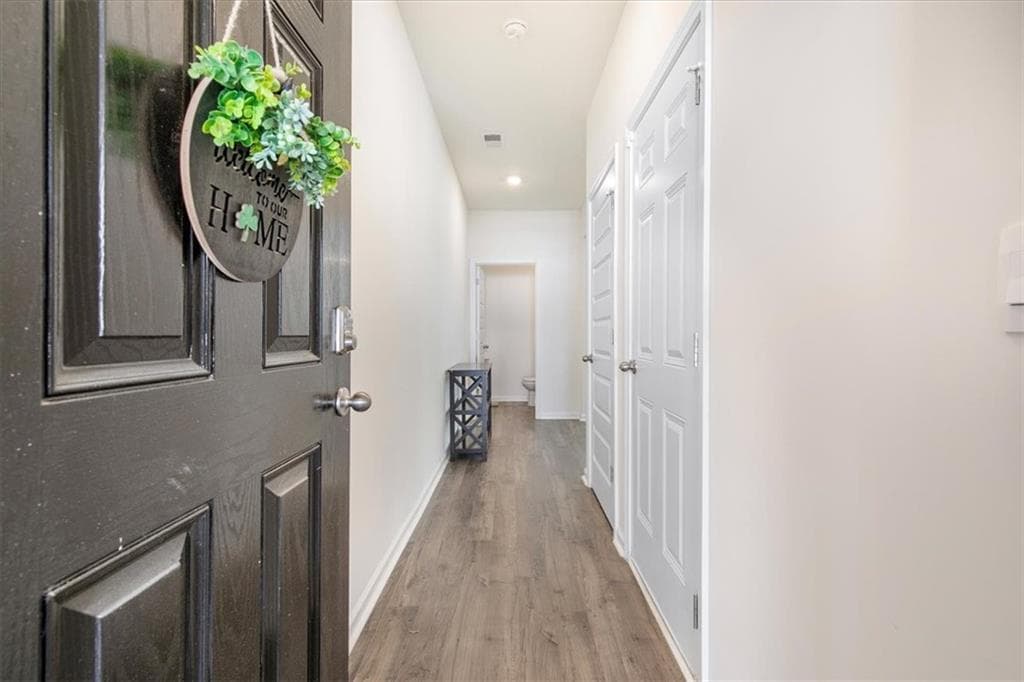4 bedroom, 3 bathroom, 1,859 sq ft townhouse under contract at 179 Hampton Circle, Mcdonough, GA 30253 — photo 4