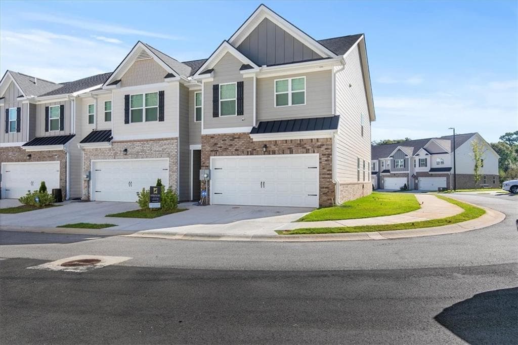 4 bedroom, 3 bathroom, 1,859 sq ft townhouse under contract at 179 Hampton Circle, Mcdonough, GA 30253 — photo 5