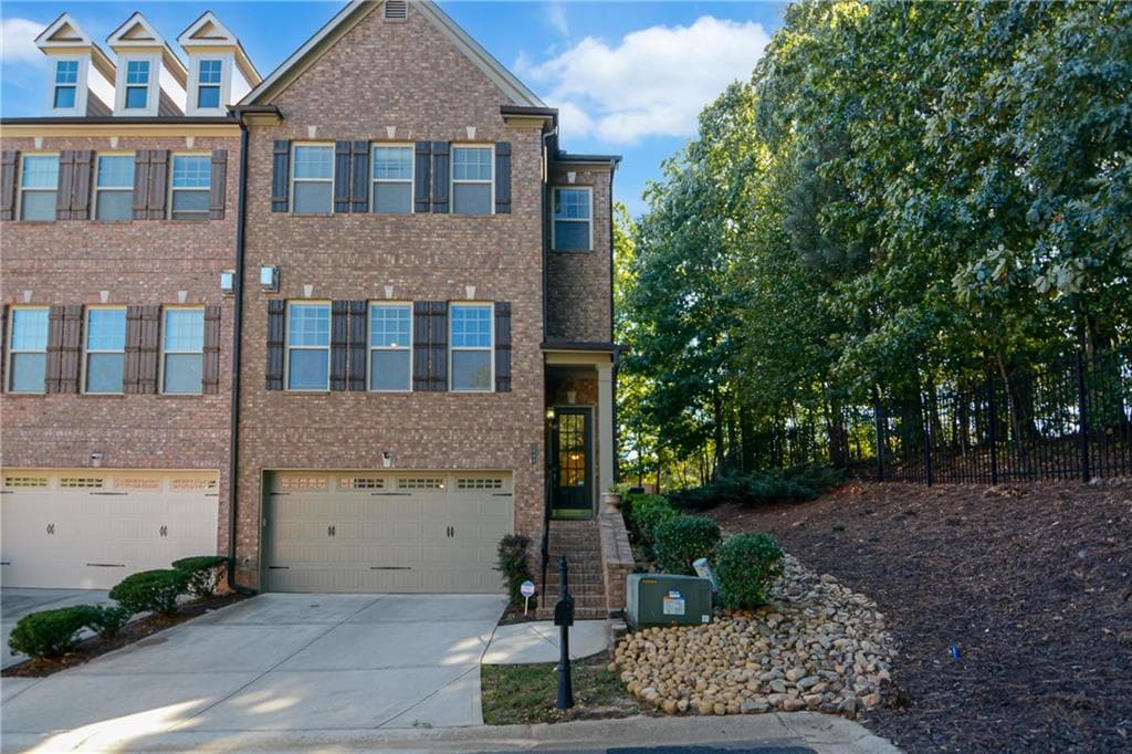 4 bedroom, 4 bathroom, 2,704 sq ft townhouse sold at 5944 NORFOLK CHASE Road, Peachtree Corners, GA 30092