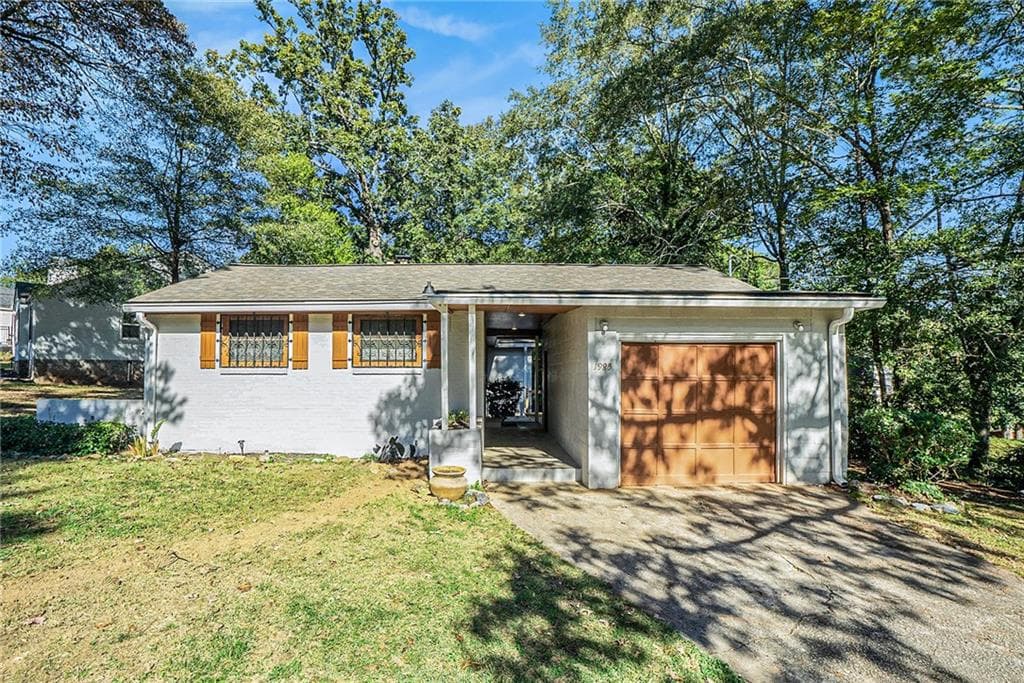3 bedroom, 1 bathroom single family residence sold at 1985 Cummings Drive, Atlanta, GA 30311