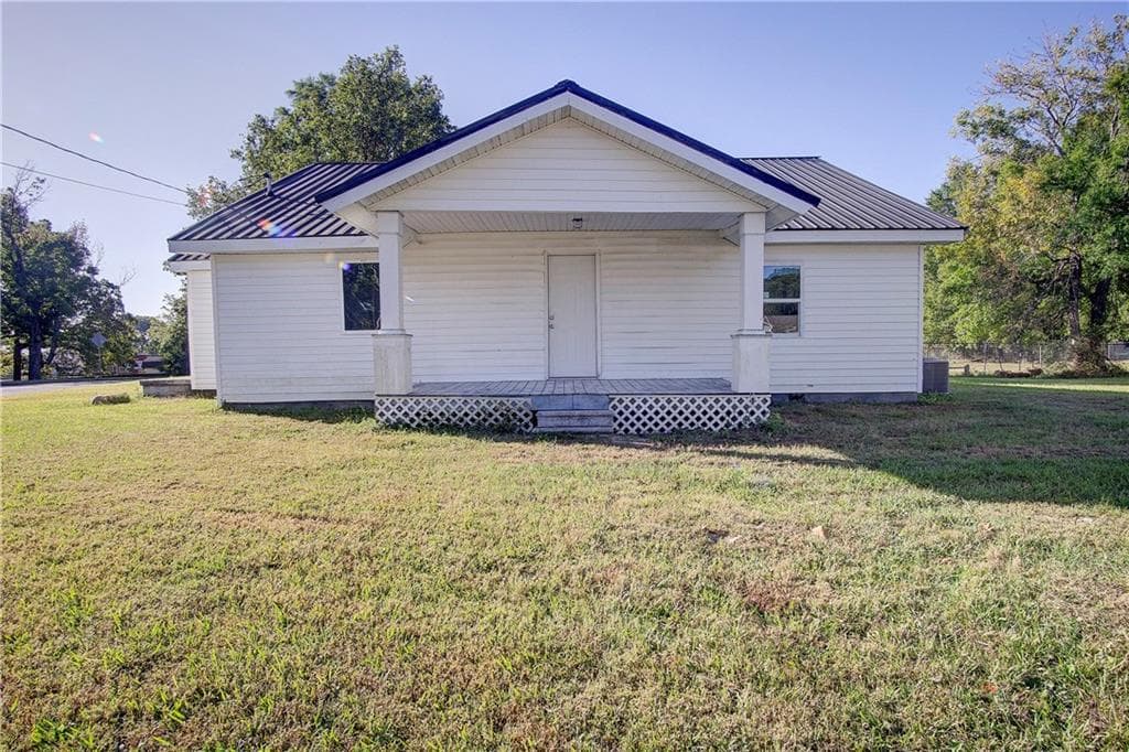 202 W Chestnut Street, Chatsworth, GA 30705 — most recent listing photo