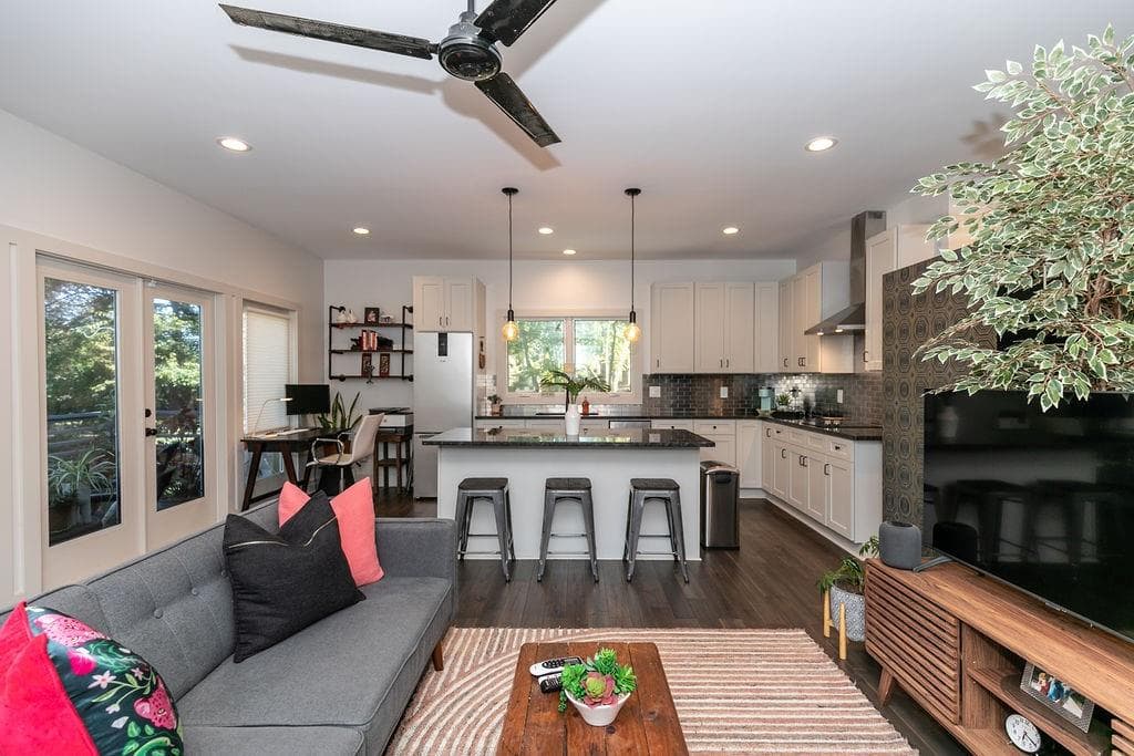 1 bedroom, 1 bathroom apartment for rent at 1084 Sanders Avenue B, Atlanta, GA 30316 for $2,650 a month — photo 1 of 28