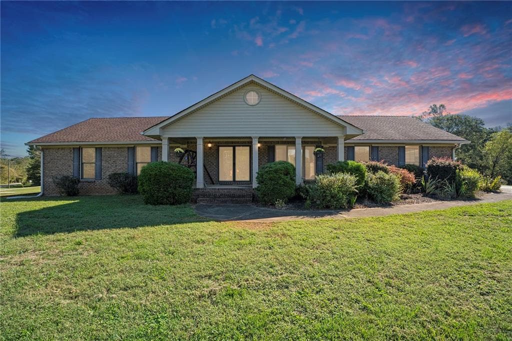 3 bedroom, 2 bathroom single family residence sold at 1903 Tripp Road, Woodstock, GA 30188