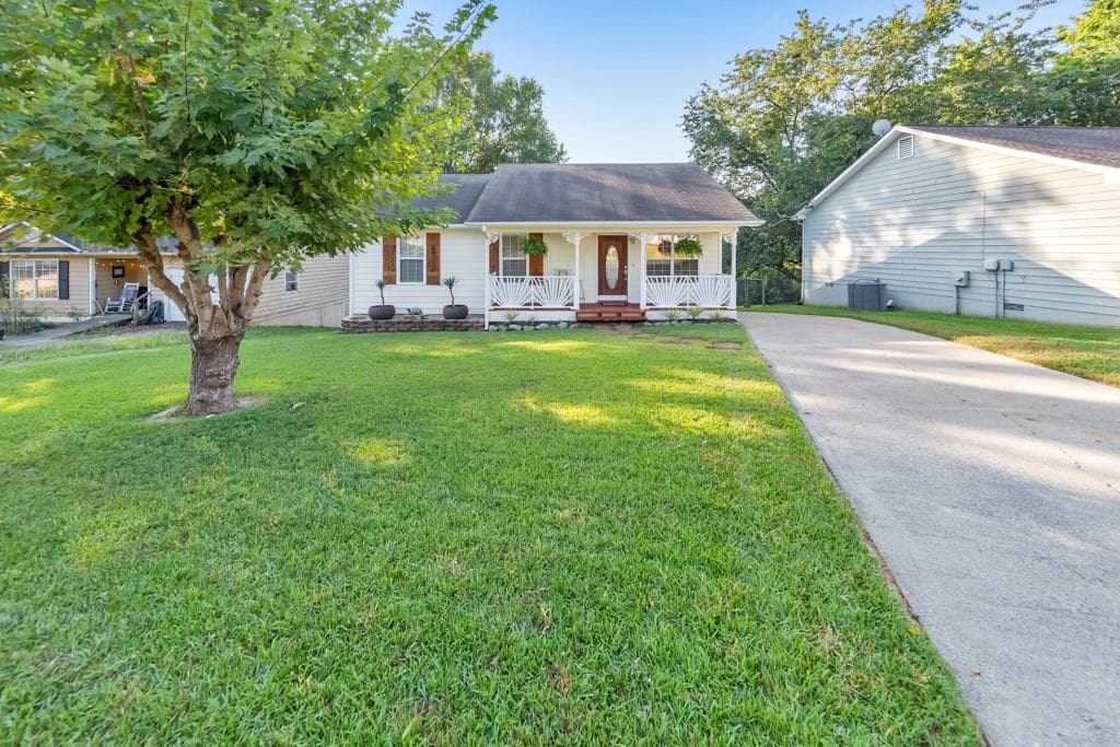 3 bedroom, 1 bathroom single family residence sold at 149 Mayflower Circle, Cartersville, GA 30120
