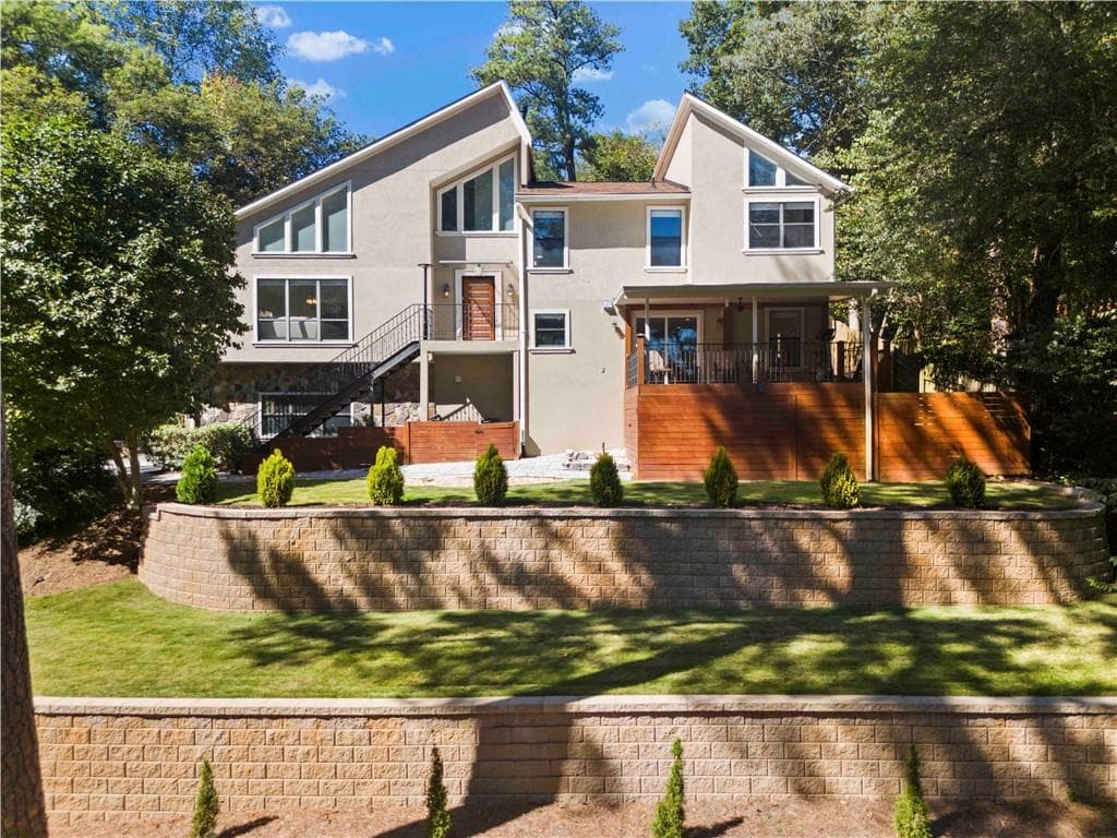3 bedroom, 5 bathroom, 3,148 sq ft single family residence sold at 2824 Shady Valley Drive, Atlanta, GA 30324
