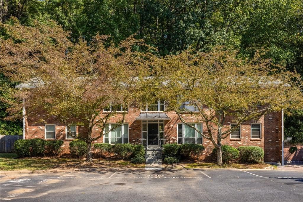 2 bedroom, 1 bathroom, 923 sq ft condominium sold at 510 Coventry Road 4C, Decatur, GA 30030