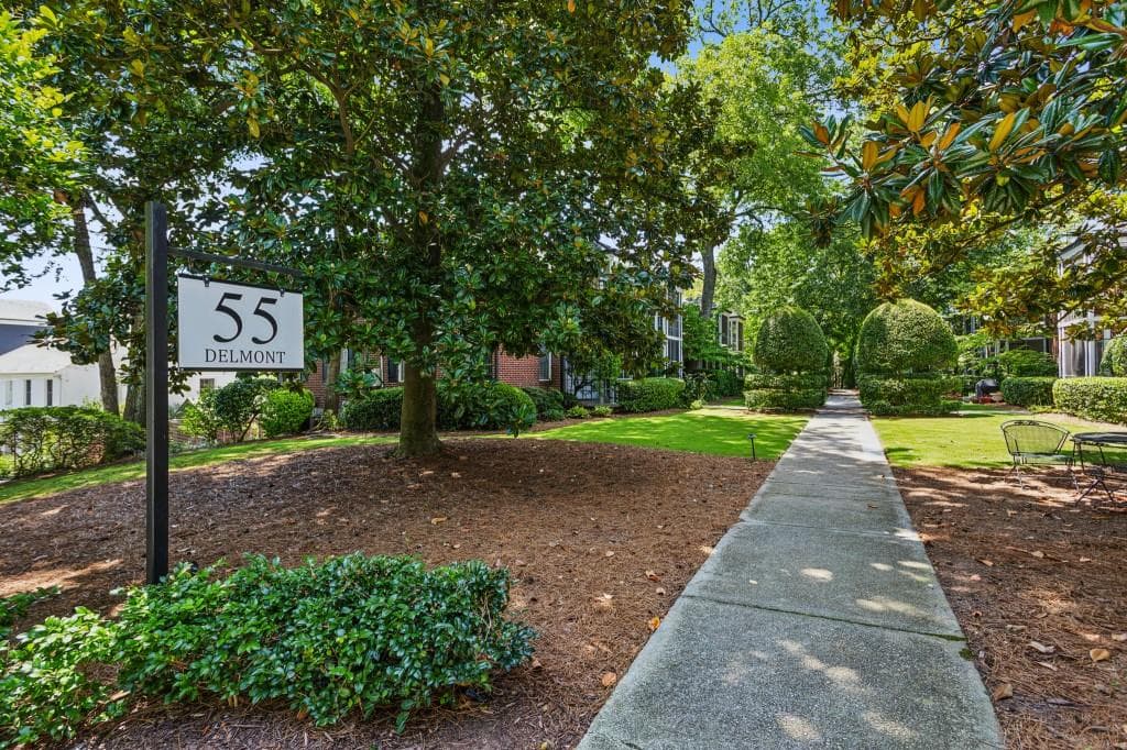 2 bedroom, 1 bathroom, 1,076 sq ft condominium sold at 55 Delmont Drive C1, Atlanta, GA 30305