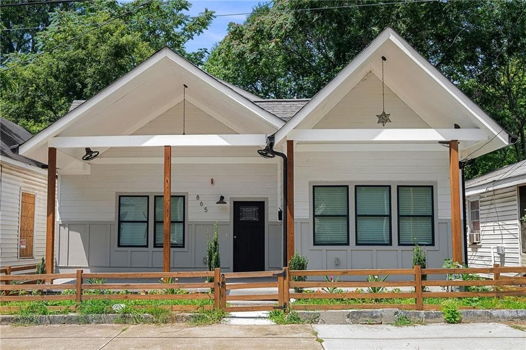 3 bedroom, 3 bathroom, 2,283 sq ft single family residence sold at 865 Mcdaniel Street, Atlanta, GA 30310