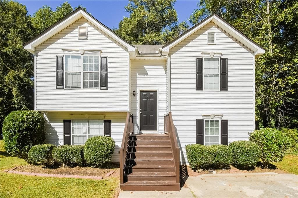 3 bedroom, 2 bathroom single family residence sold at 3440 Homeward Trail, Ellenwood, GA 30294