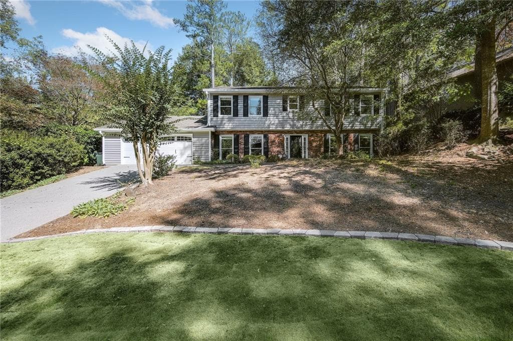 4 bedroom, 3 bathroom, 2,716 sq ft single family residence sold at 700 Greenvine Place, Roswell, GA 30076