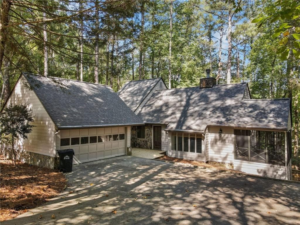 4 bedroom, 3 bathroom, 2,996 sq ft single family residence sold at 101 Smohalla Court, Waleska, GA 30183