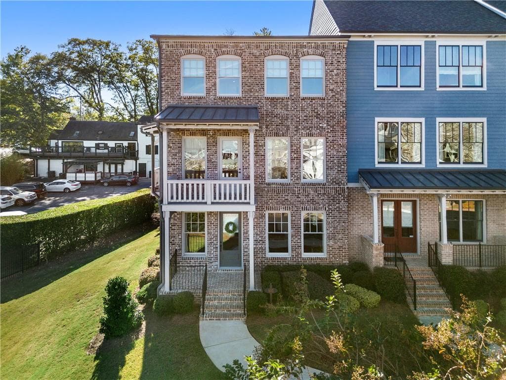 605 Maplewood Drive, Roswell, GA 30075 — most recent listing photo
