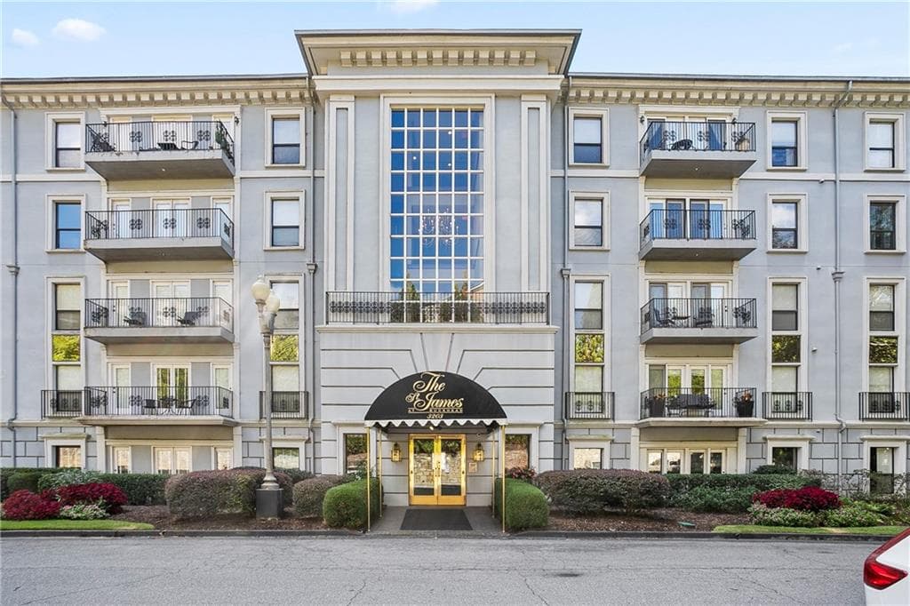 2 bedroom, 2 bathroom, 1,249 sq ft condominium sold at 3203 Lenox Road 31, Atlanta, GA 30324