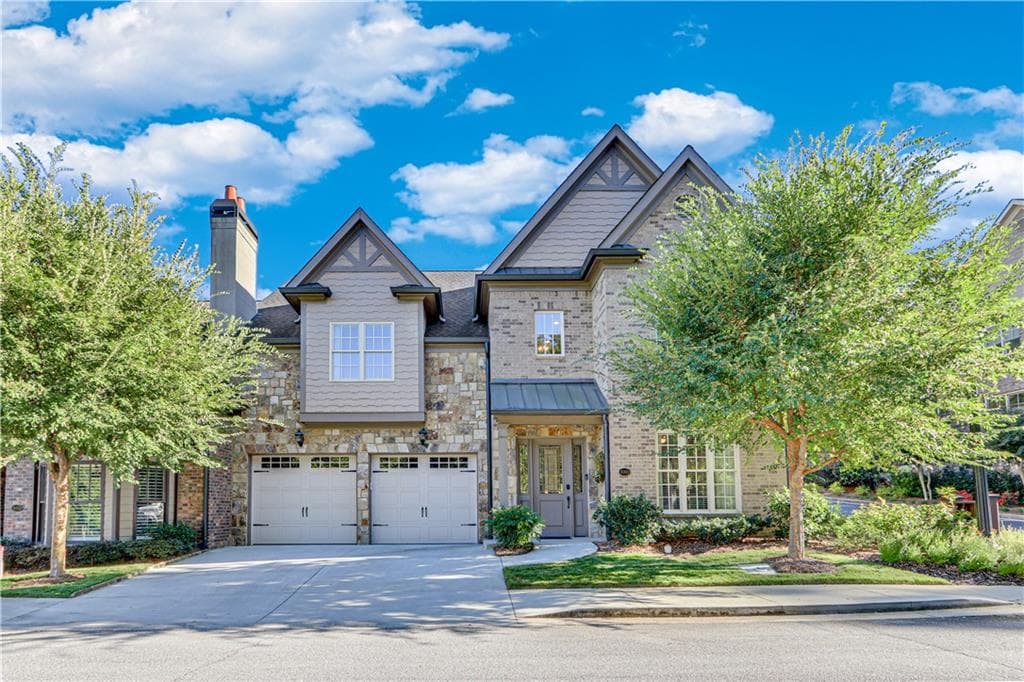 3 bedroom, 4 bathroom condominium sold at 880 Candler Street, Gainesville, GA 30501