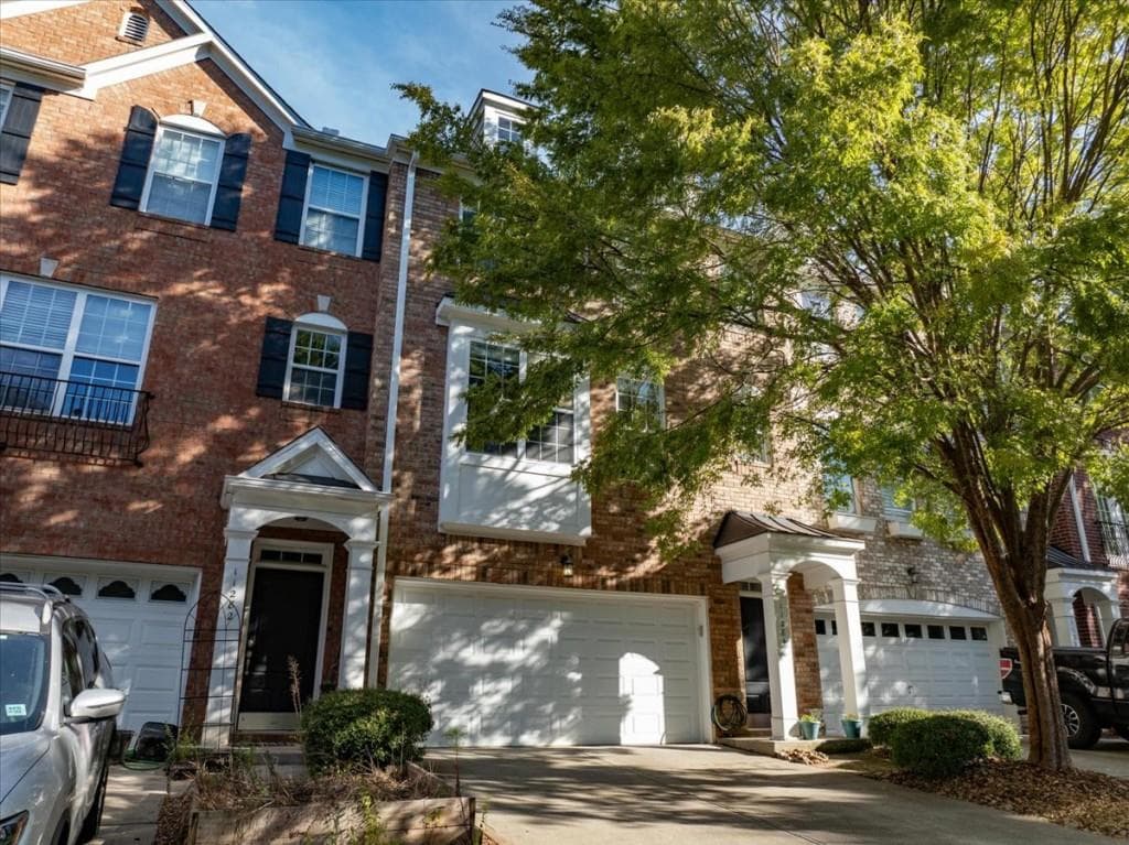 4 bedroom, 3 bathroom, 2,488 sq ft townhouse sold at 11284 MUSETTE Circle, Alpharetta, GA 30009