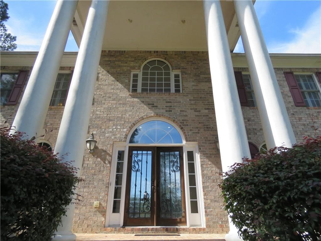 7 bedroom, 8 bathroom, 9,338 sq ft single family residence under contract at 5335 Saville Drive, Acworth, GA 30101 — photo 4