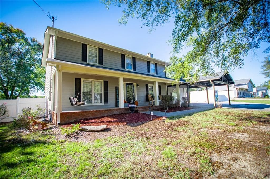 4 bedroom, 3 bathroom, 2,788 sq ft single family residence sold at 365 Timber Mill Circle, Carrollton, GA 30116