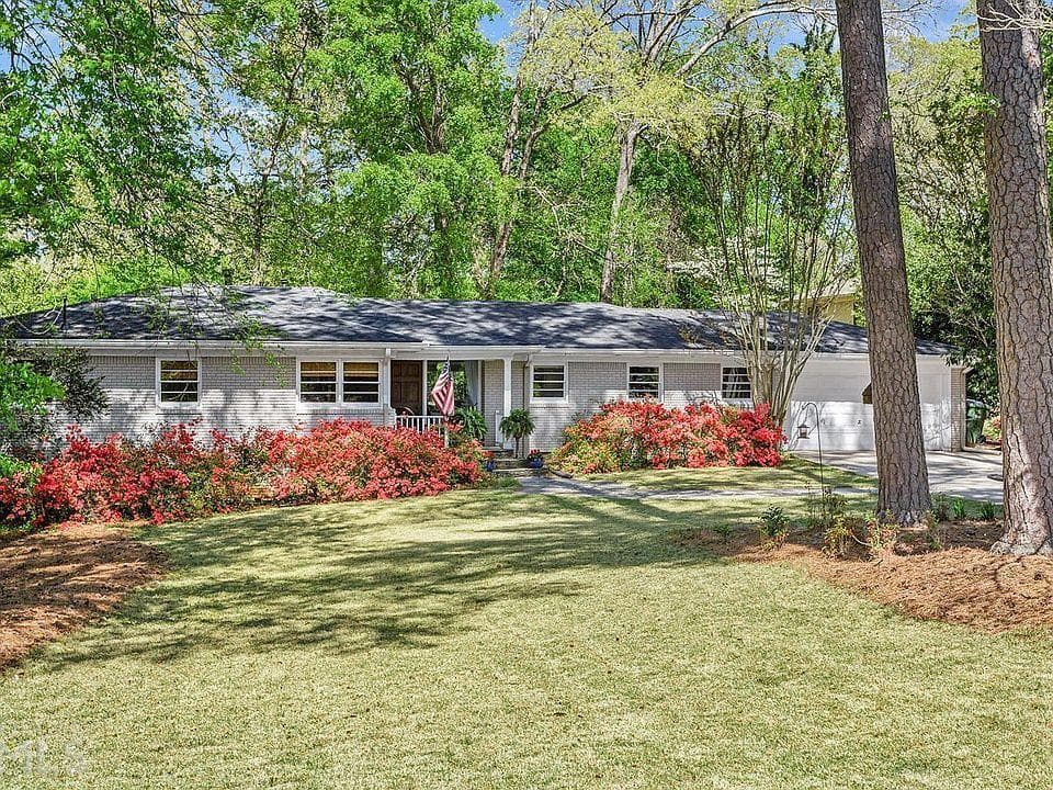4 bedroom, 4 bathroom, 2,839 sq ft single family residence sold at 2812 MARGARET MITCHELL Drive, Atlanta, GA 30327