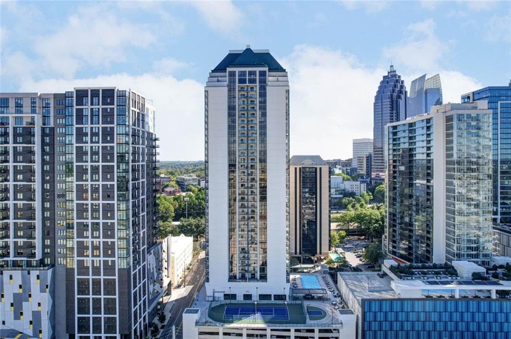 1 bedroom, 1 bathroom, 645 sq ft condominium sold at 1280 W Peachtree Street 1405, Atlanta, GA 30309