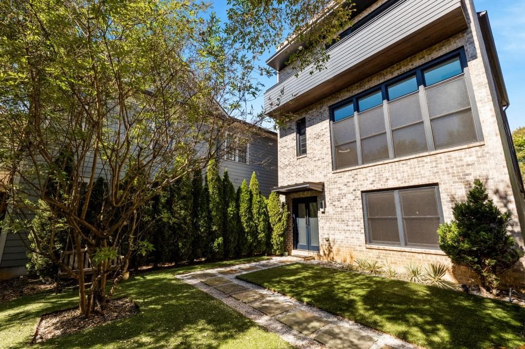 4 bedroom, 4 bathroom, 2,684 sq ft single family residence sold at 922 Ives Lane, Atlanta, GA 30316