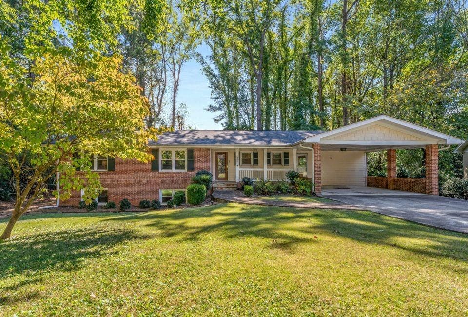 5 bedroom, 3 bathroom, 3,266 sq ft single family residence sold at 1980 Deren Way, Atlanta, GA 30345