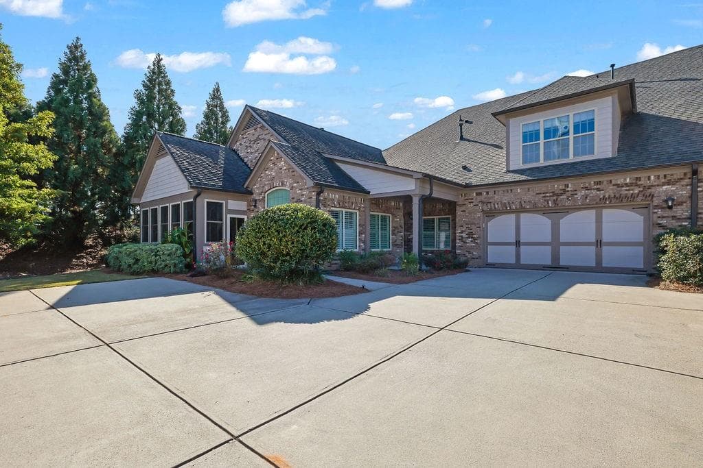 2 bedroom, 3 bathroom, 2,430 sq ft condominium sold at 120 Chastain Road 606, Kennesaw, GA 30144