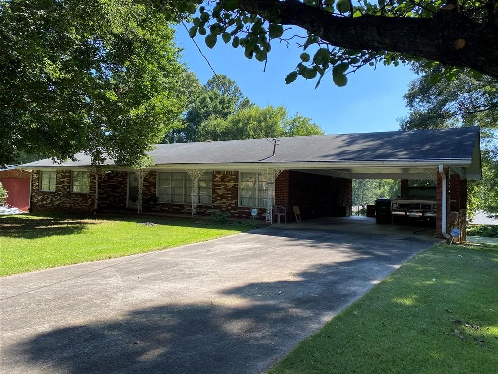 3 bedroom, 3 bathroom, 1,714 sq ft single family residence sold at 2480 Johnson Drive, Atlanta, GA 30340