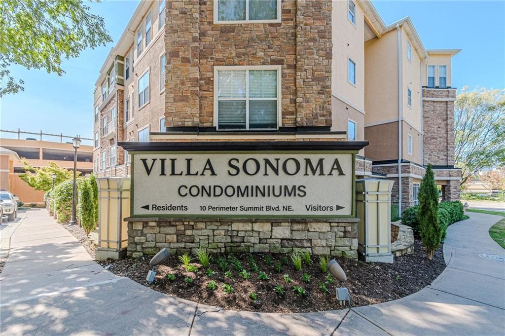 2 bedroom, 2 bathroom, 1,008 sq ft condominium sold at 10 Perimeter Summit Boulevard 4308, Brookhaven, GA 30319