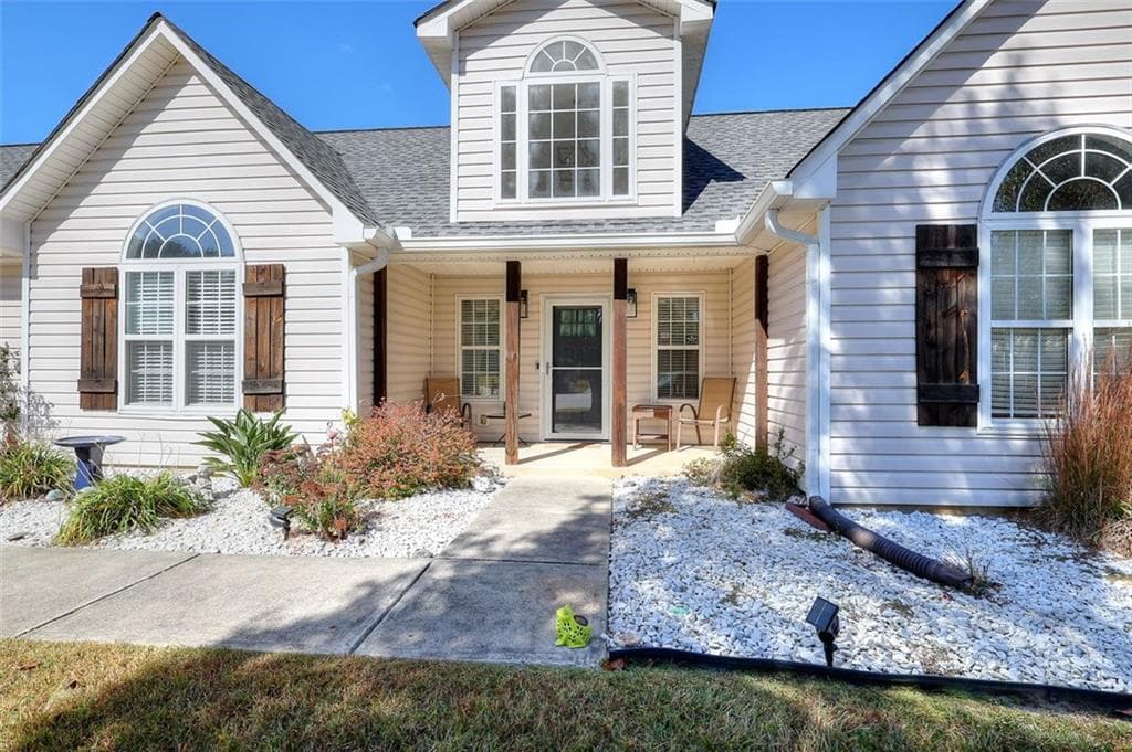 4 bedroom, 2 bathroom, 1,696 sq ft single family residence sold at 4020 Morning Dove Court, Loganville, GA 30052