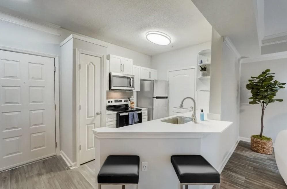 2 bedroom, 2 bathroom, 1,279 sq ft apartment for rent at 2900 Pharr Court 2201, Atlanta, GA 30305 for $1,725 a month — photo 2