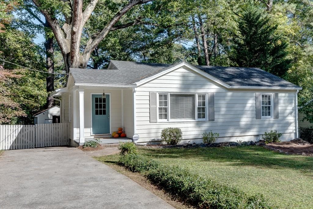 3 bedroom, 2 bathroom, 1,700 sq ft single family residence sold at 678 Scott Circle, Decatur, GA 30033