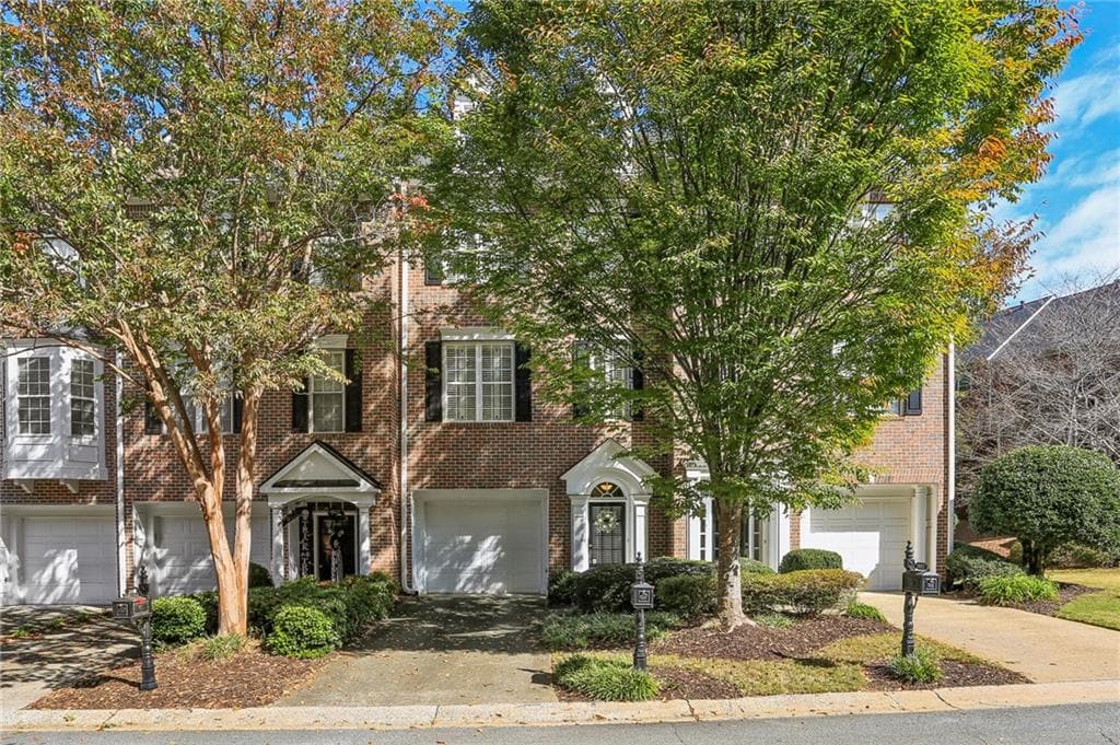 2 bedroom, 3 bathroom, 1,824 sq ft townhouse sold at 2004 Waters Edge Trail, Roswell, GA 30075