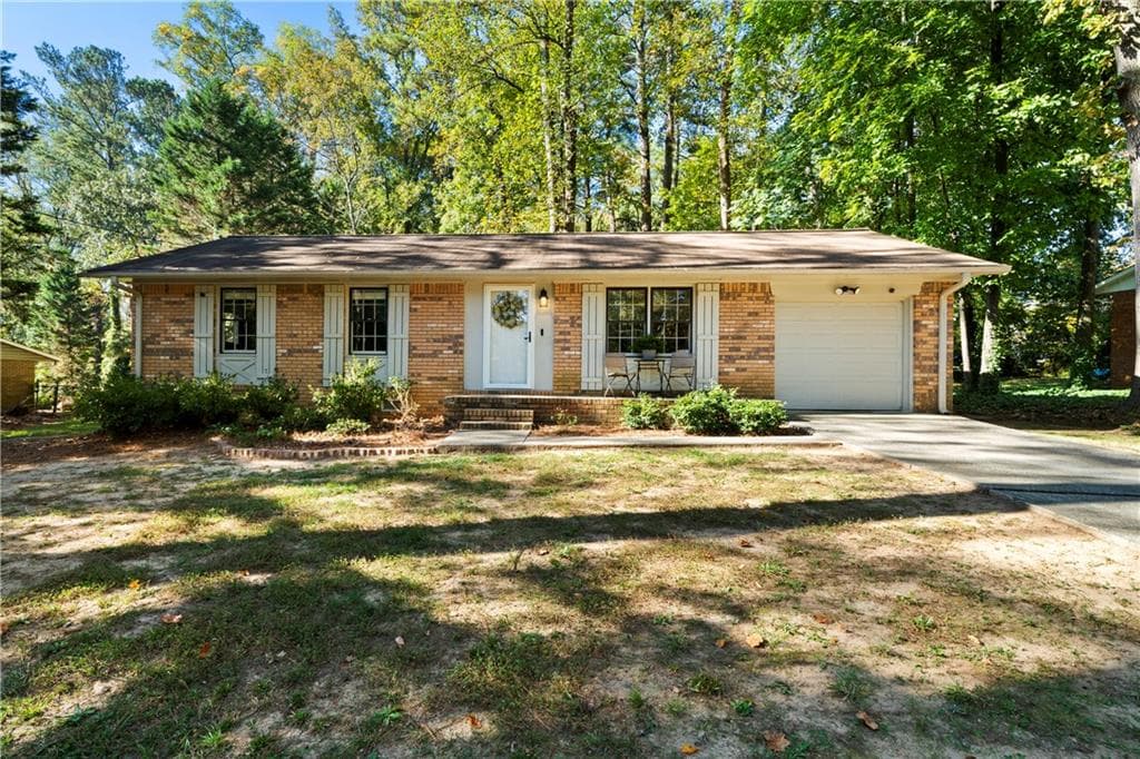 3 bedroom, 1 bathroom, 1,025 sq ft single family residence sold at 2766 Tiffany Drive, Marietta, GA 30008