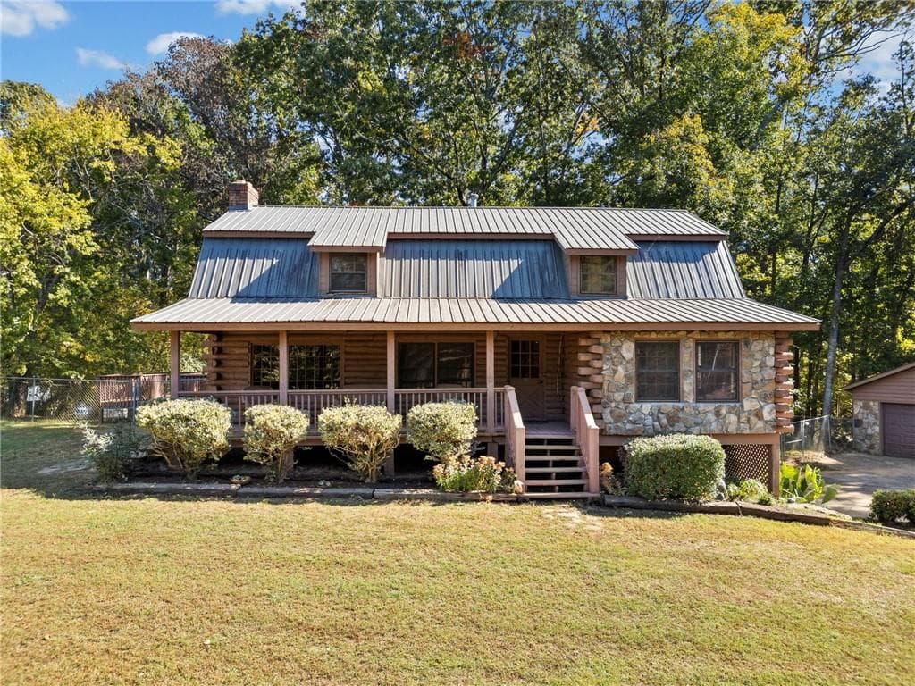 3 bedroom, 3 bathroom, 2,496 sq ft single family residence sold at 992 Lawson Drive, Canton, GA 30115