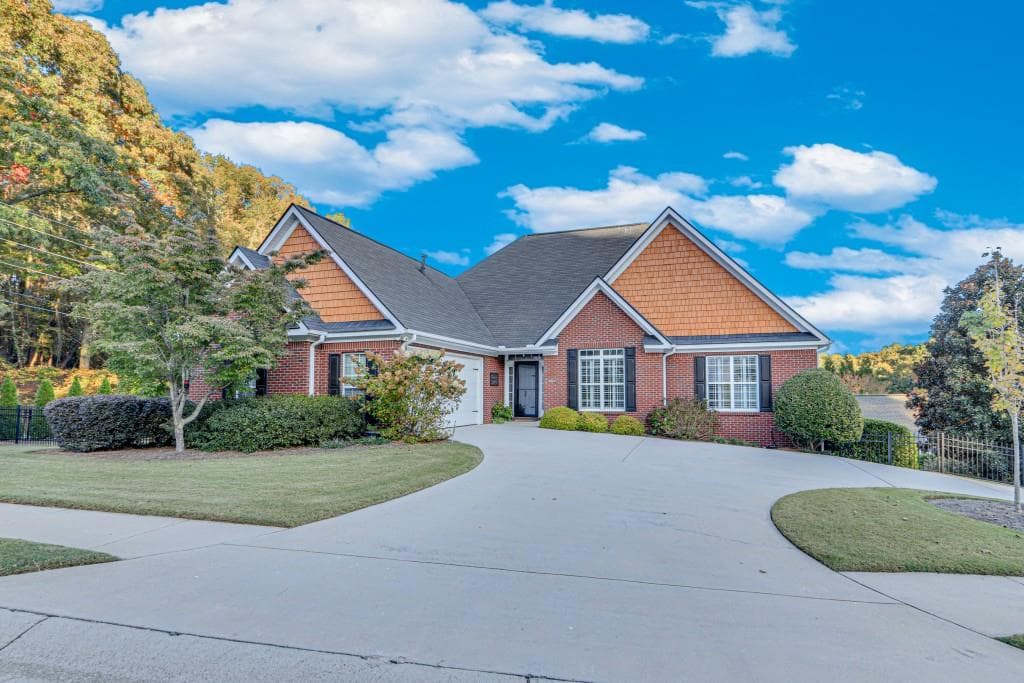 5 bedroom, 4 bathroom single family residence sold at 909 Brenau Point Drive, Gainesville, GA 30501