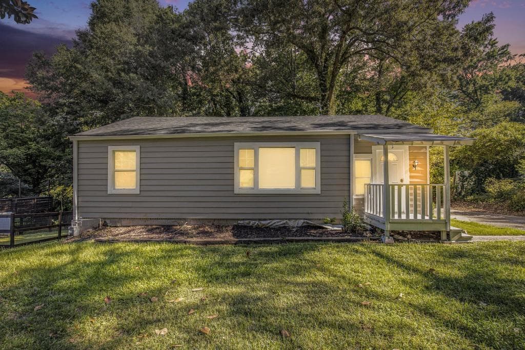 3 bedroom, 2 bathroom single family residence sold at 2745 Oldknow Drive, Atlanta, GA 30318