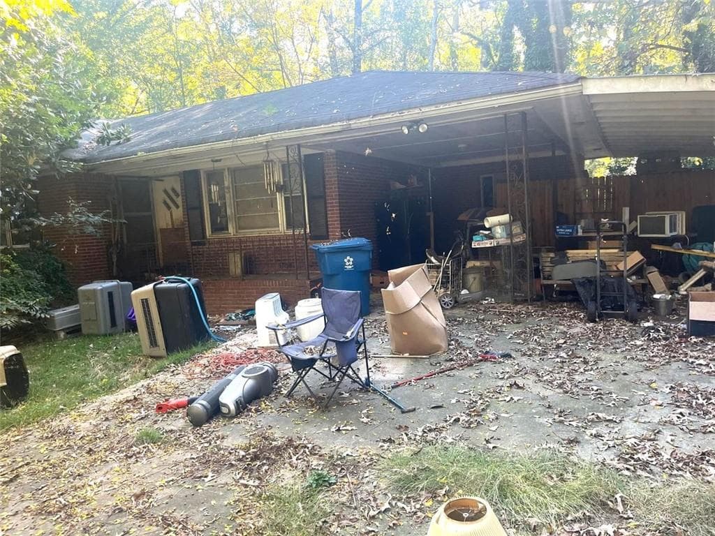 3 bedroom, 1 bathroom, 1,422 sq ft single family residence sold at 718 SPRINGLAKE Road, Lawrenceville, GA 30045